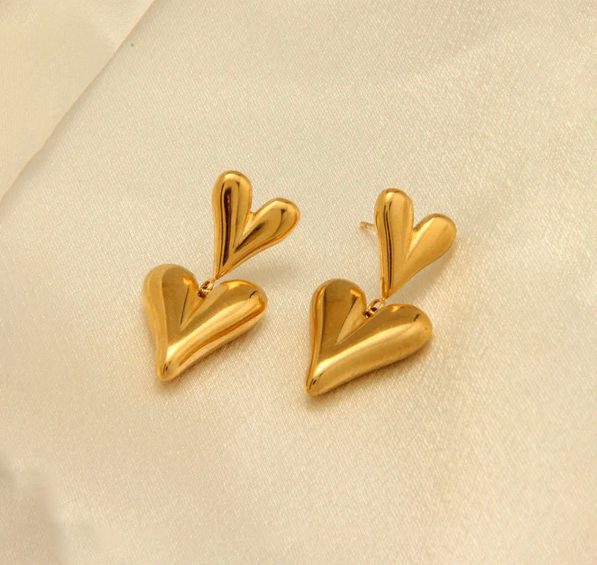 Drop heart ear rings