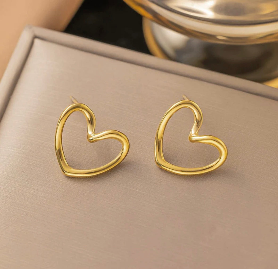 Infinity heart ear studs