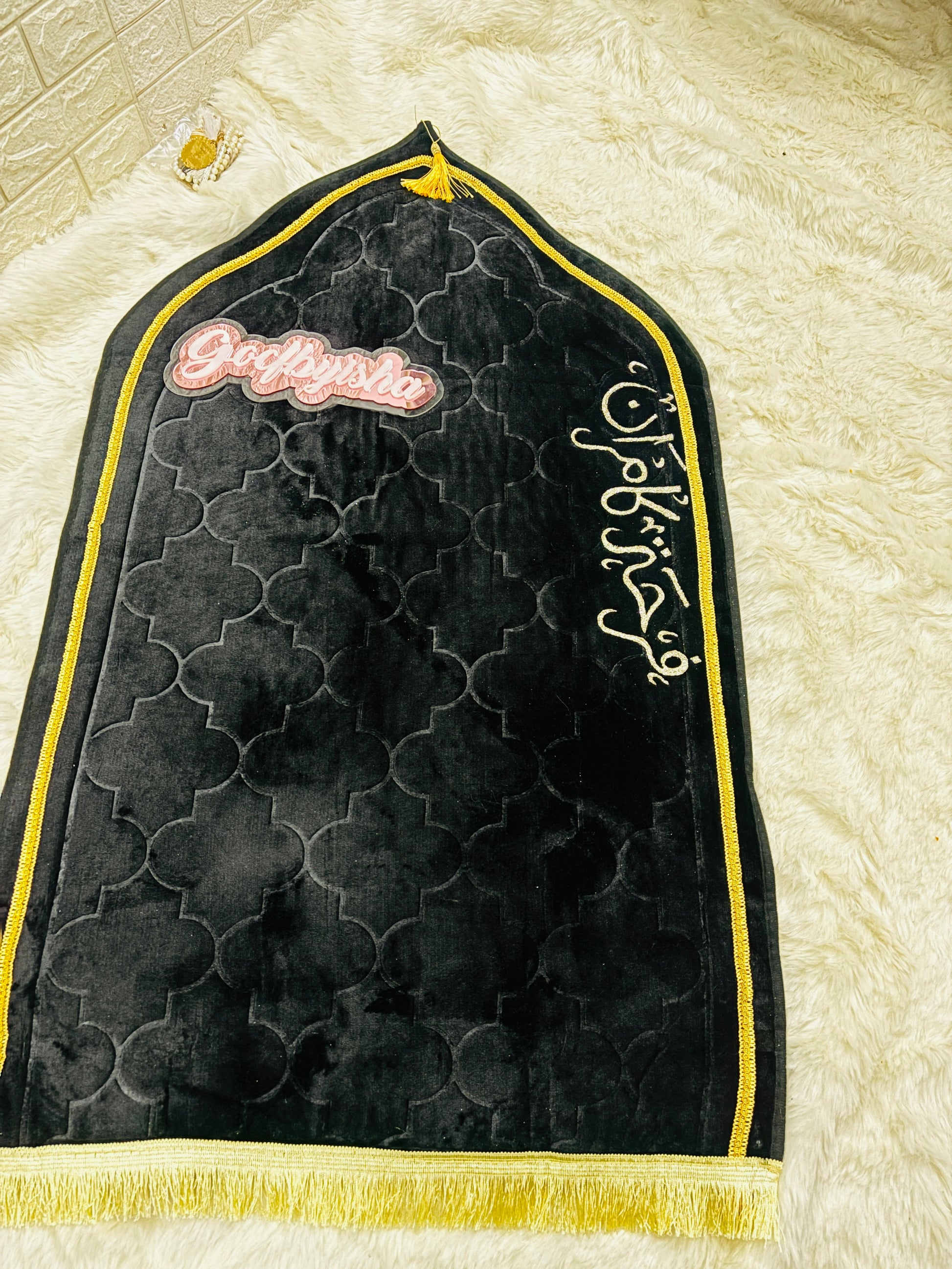 Black dome prayer mat