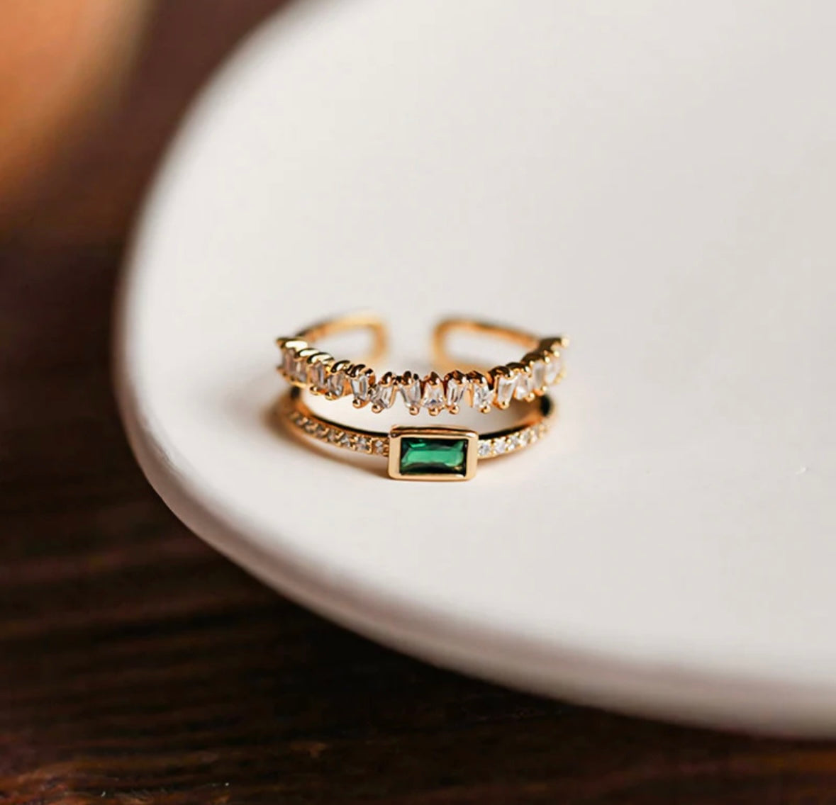 Green emerald ring