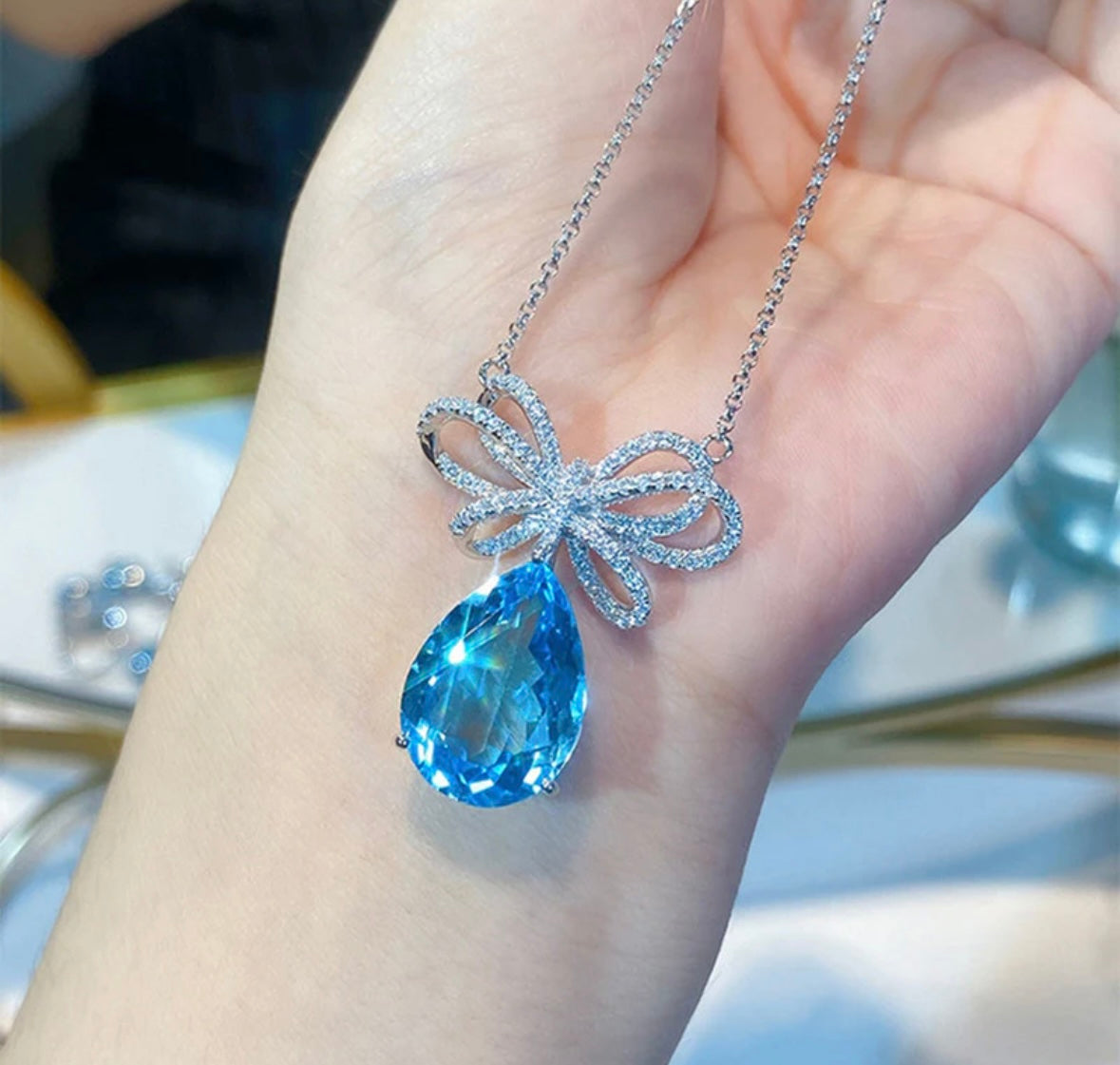 Azura necklace/Pendant