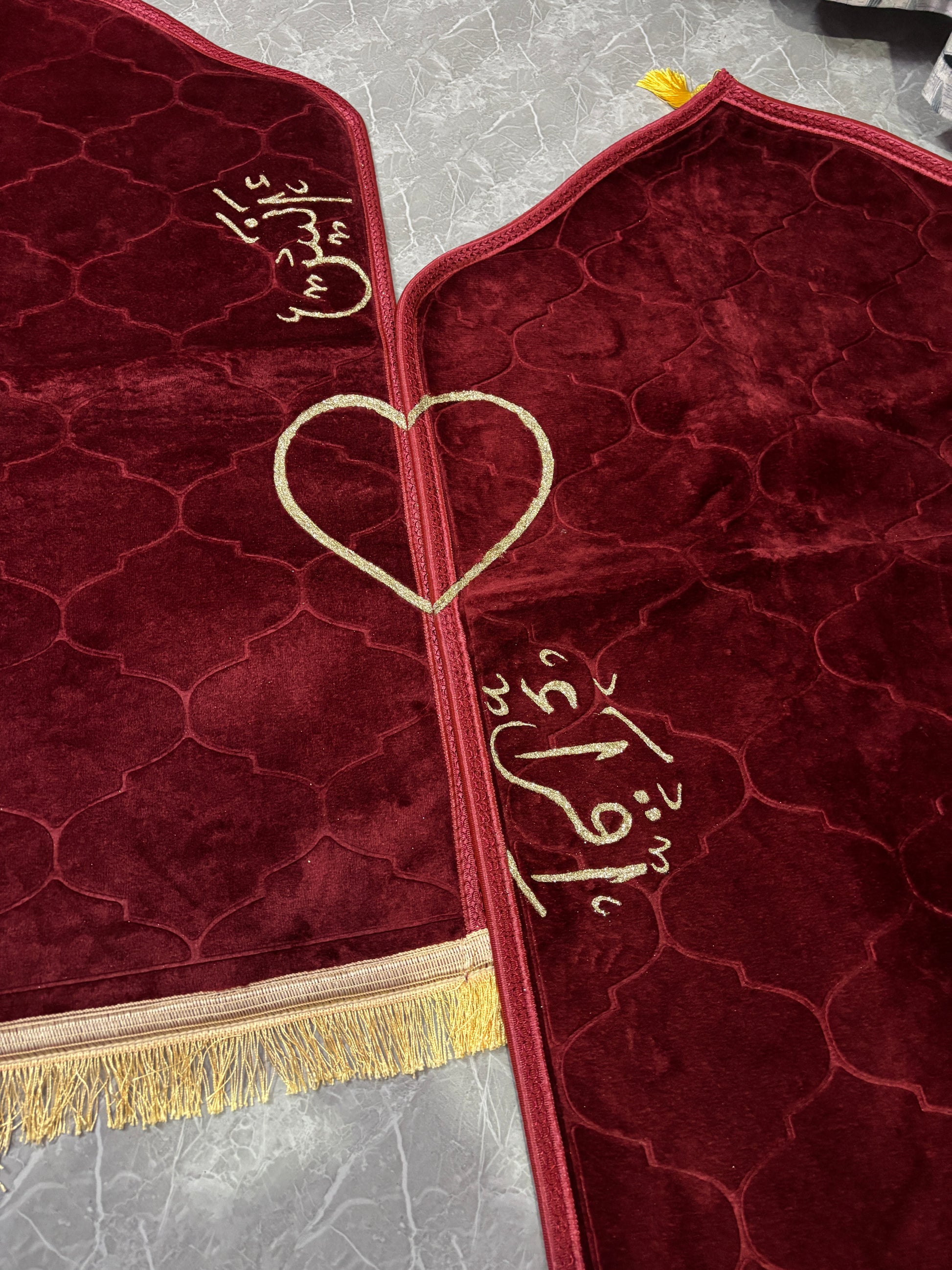 Maroon Couple Janamaz