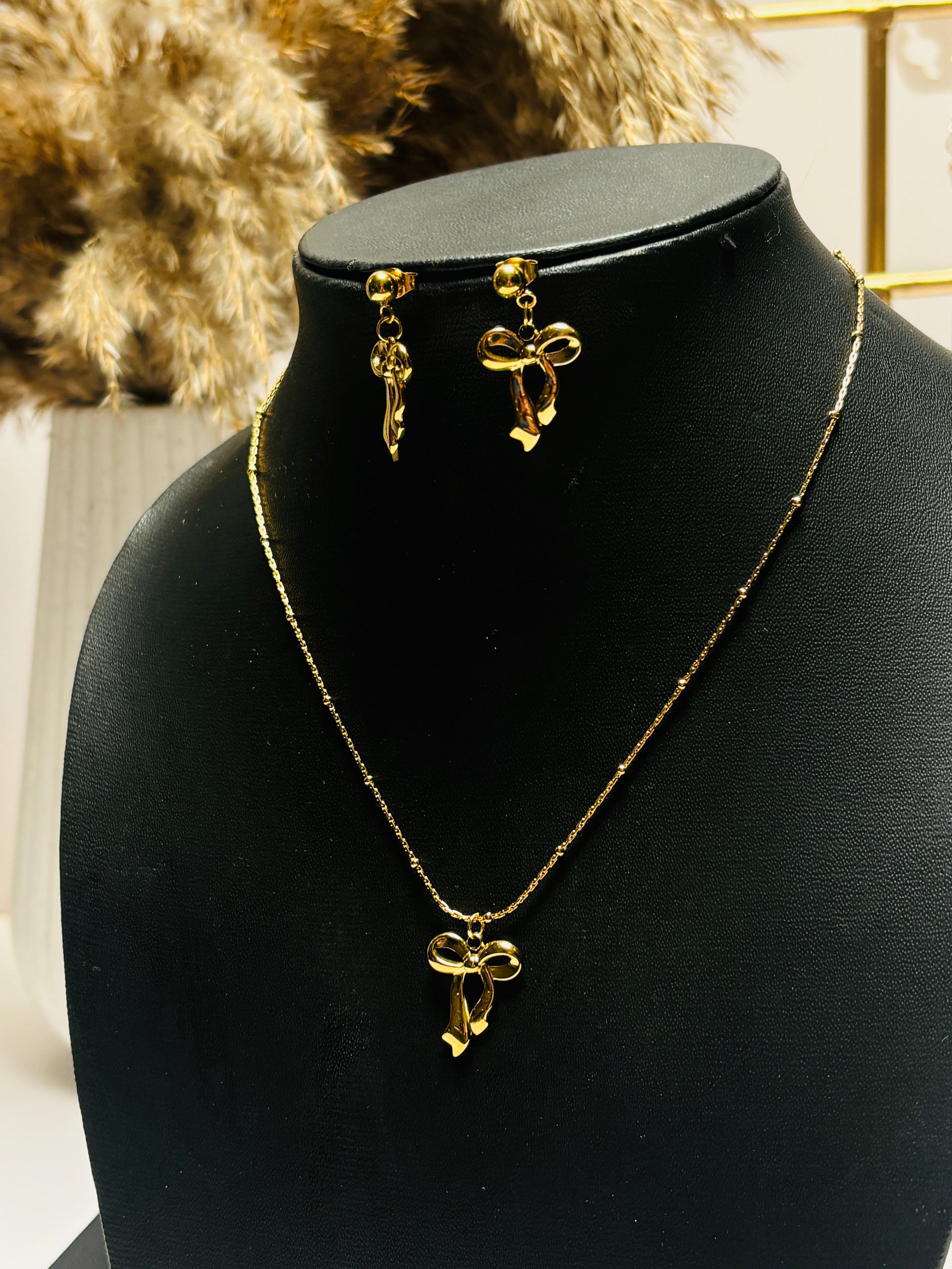 necklaces for women, gold necklaces, silver necklaces, choker necklace, layered necklace, kundan necklace, oxidised necklace, pearl necklace, long necklace, designer necklace, temple necklace, antique necklace, bridal necklace, fashion necklace, diamond necklace, mangalsutra necklace, necklace for girls, statement necklace, handmade necklace, traditional necklace, necklace online India, rose gold necklace, lightweight necklace, charm necklace, necklace set