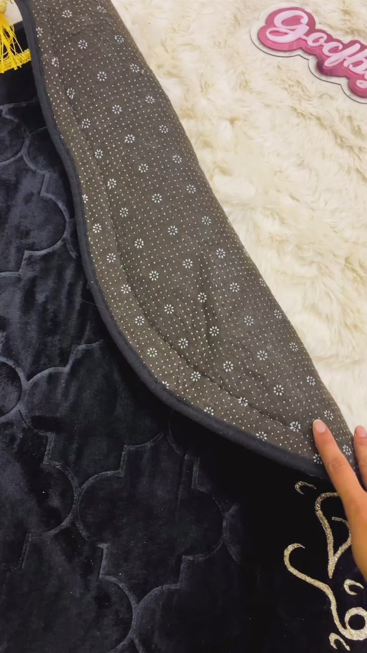 Black dome prayer mat